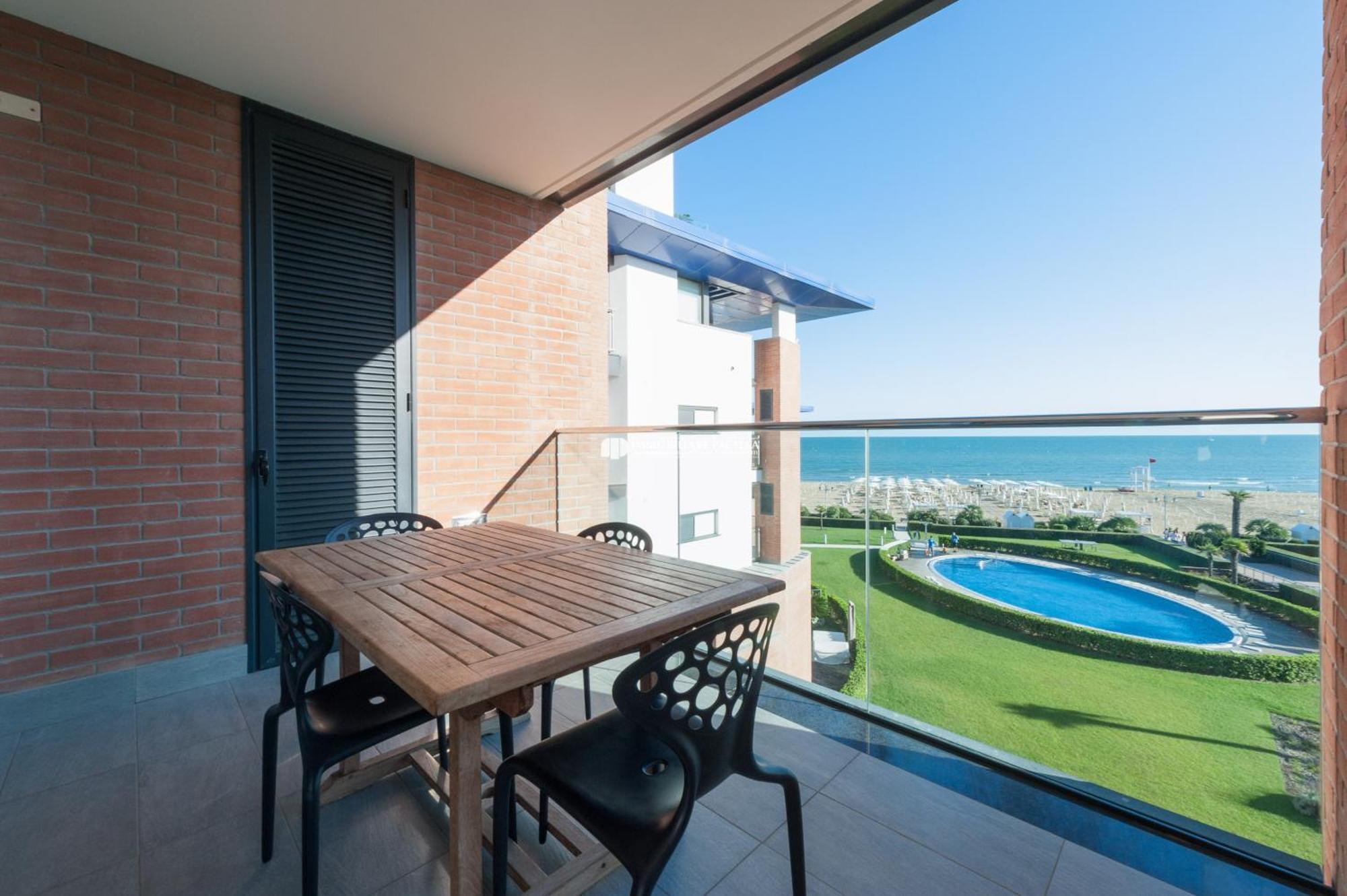 Residence Frontemar Immobiliare Pacella Лидо ди Йезоло Екстериор снимка